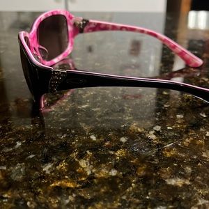 Black/pink breast cancer Oakley sunglasses